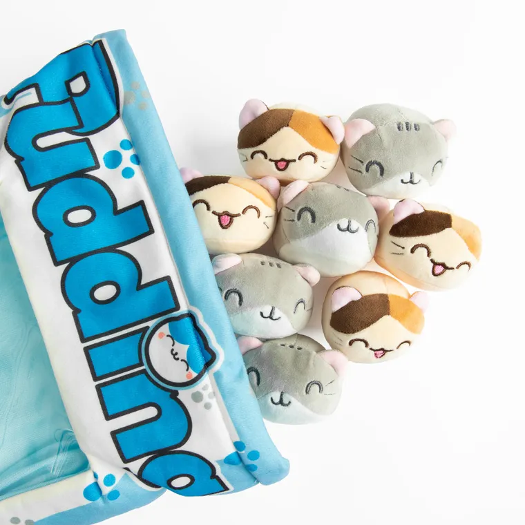 Smiki, poduszka z kotkami, 8 maskotek