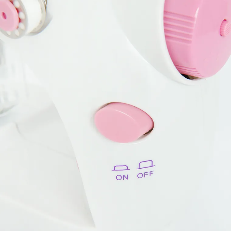 Smiki, Stylo, maszyna do szycia