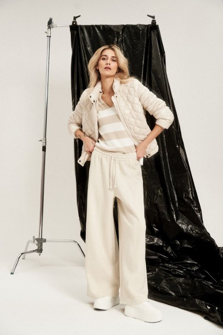 Spodnie dresowe damskie, beżowe, Moodo