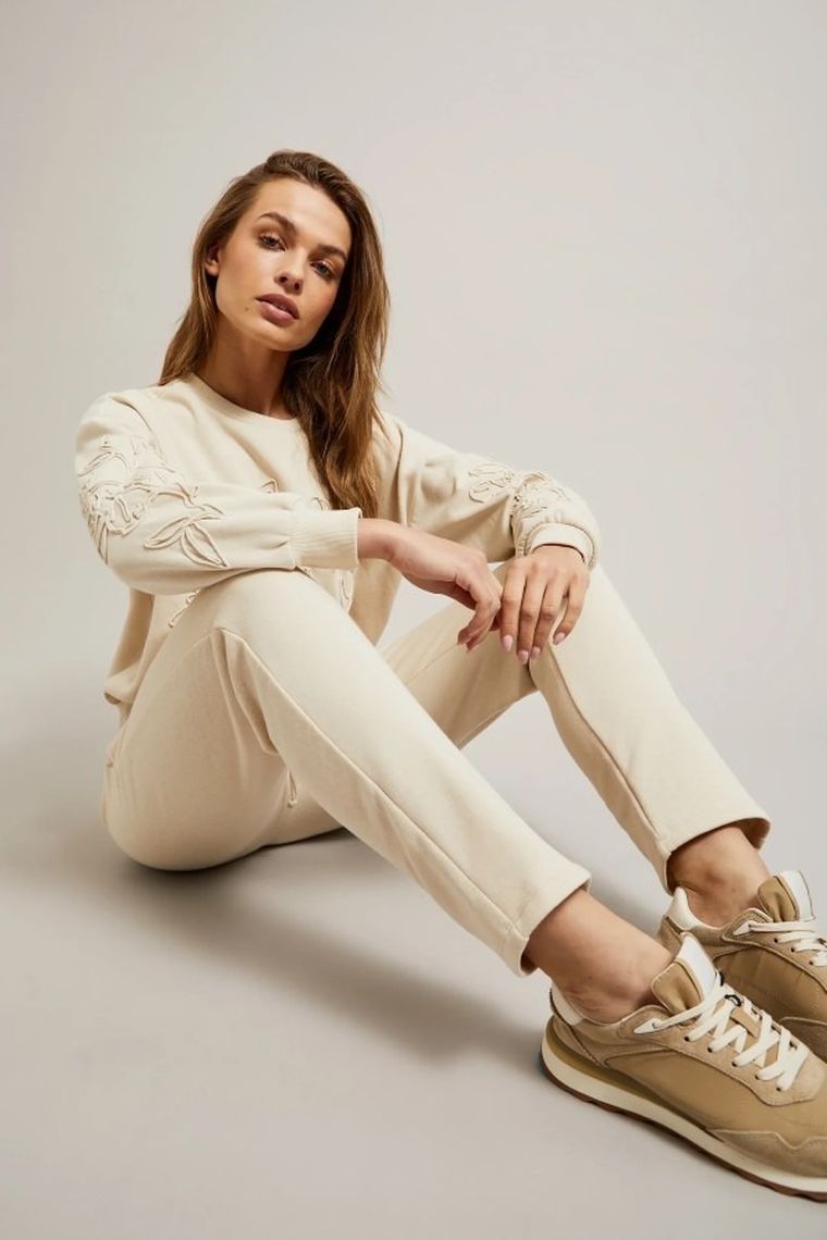 Spodnie dresowe damskie, beżowe, Moodo