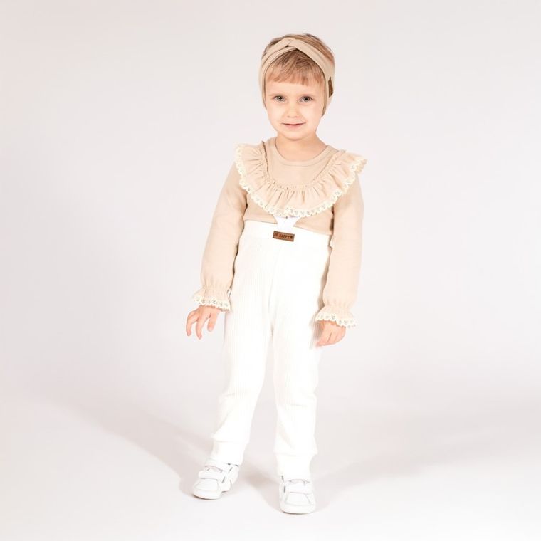 Spodnie dziewczęce na szelkach, prążkowane, ecru, Nicol