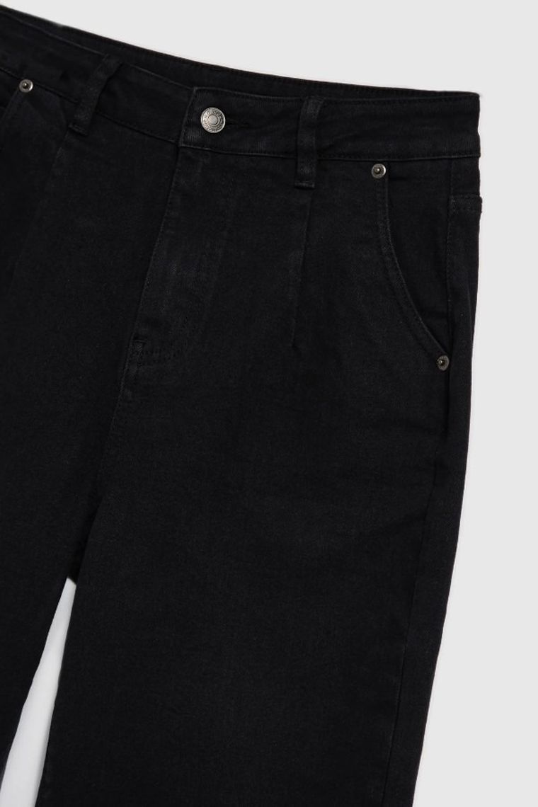 Spodnie jeansowe damskie, mom fit, czarne, Moodo