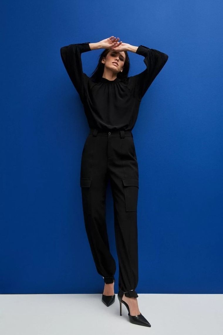 Spodnie materiałowe damskie, czarne, Moodo