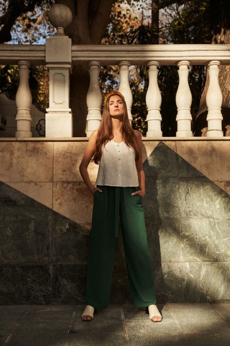 Spodnie materiałowe damskie, zielone, Moodo