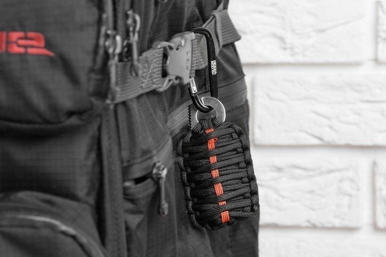 Survivalowy granat, czarny