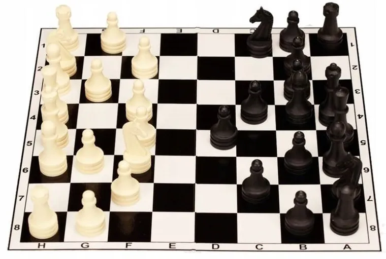 Tegra, Szachy, gra logiczna