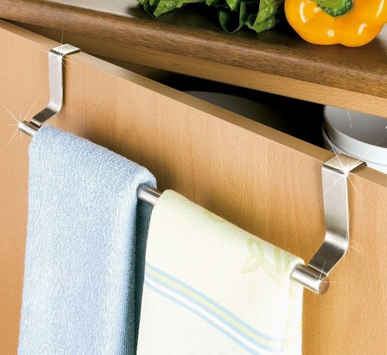 Teleskopowy wieszak na szafkę