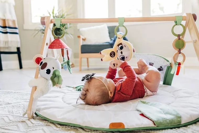 Tiny Love, Boho Chic, gimnastyka, mata edukacyjna z drewnianym stojakiem