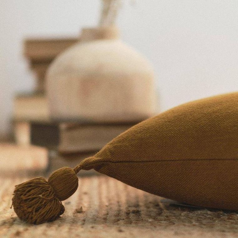 Today, poduszka z pomponami, bawełniana, 45-45 cm