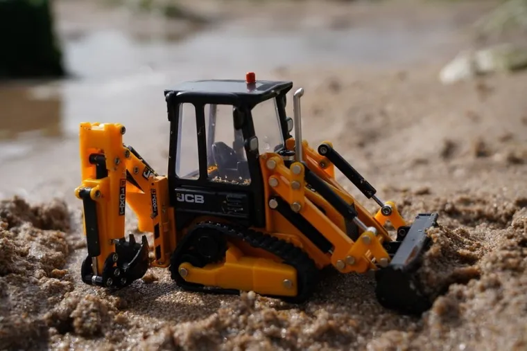 Tomy, Britains, Koparko-ładowarka JCB 1CXT, pojazd