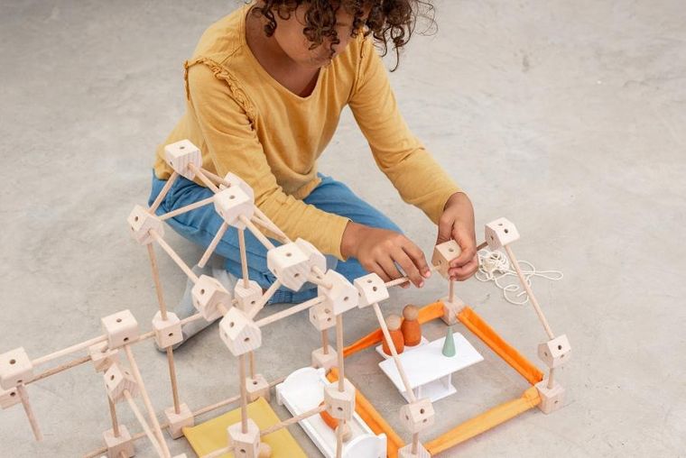 Trigonos, Mini Trigonos L, drewniane klocki konstrukcyjne, 130 elementów