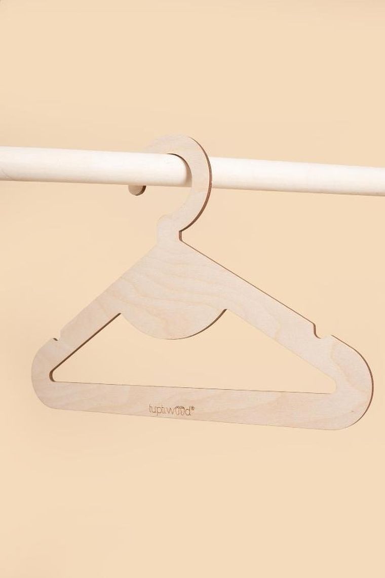 tupti.wood, drewniany wieszak dziecięcy na ubrania