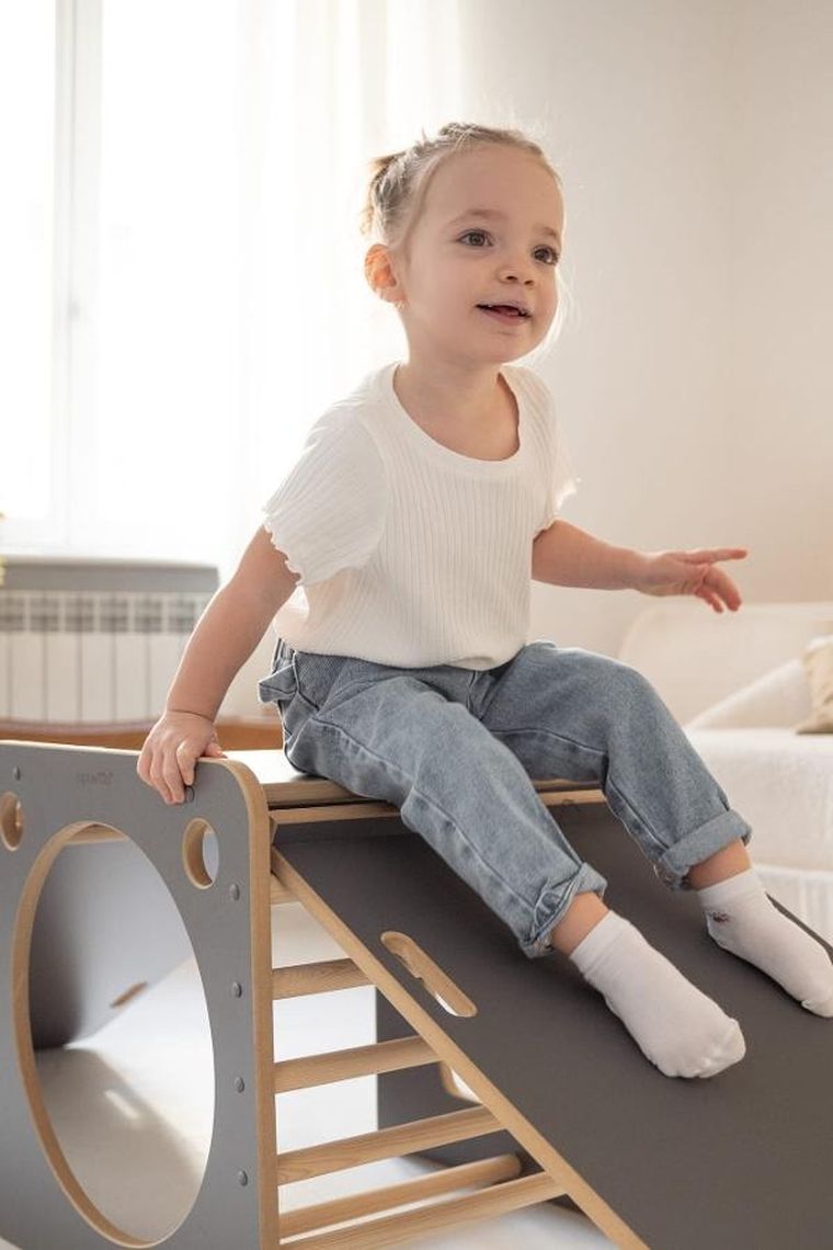 tupti.wood, kostka wielozadaniowa + mała zjeżdżalnia, chmurki, szara