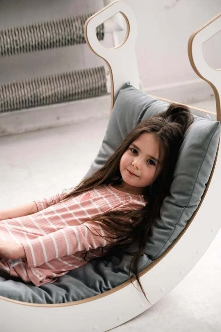 tupti.wood, poduszka do bujaka montessori, materac do dużego bujaka, szary