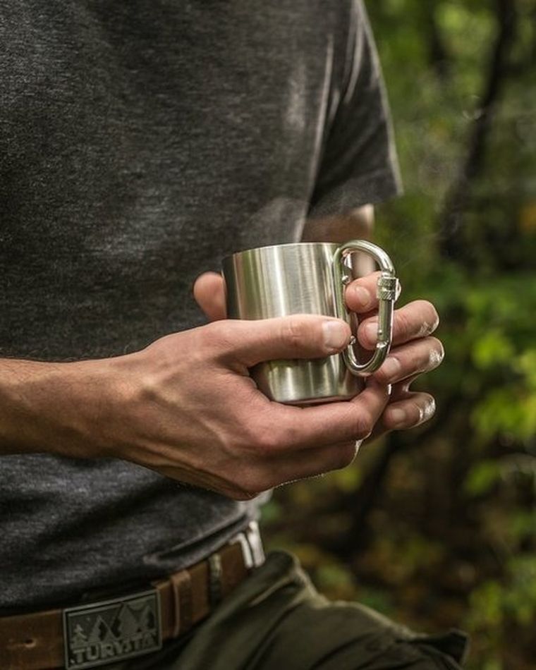 Turystyczny kubek z karabińczykiem, srebrny