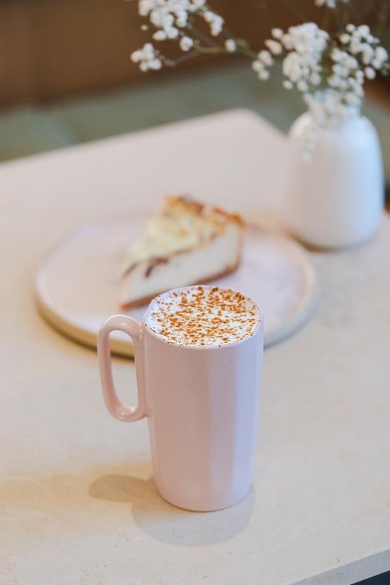 Vialli Design, dwa kubki ceramiczne z uszkiem, 330 ml, Fuori różowe