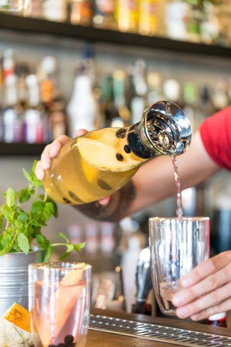 Vialli Design, karafka Drip-Free, 1300 ml, Amo