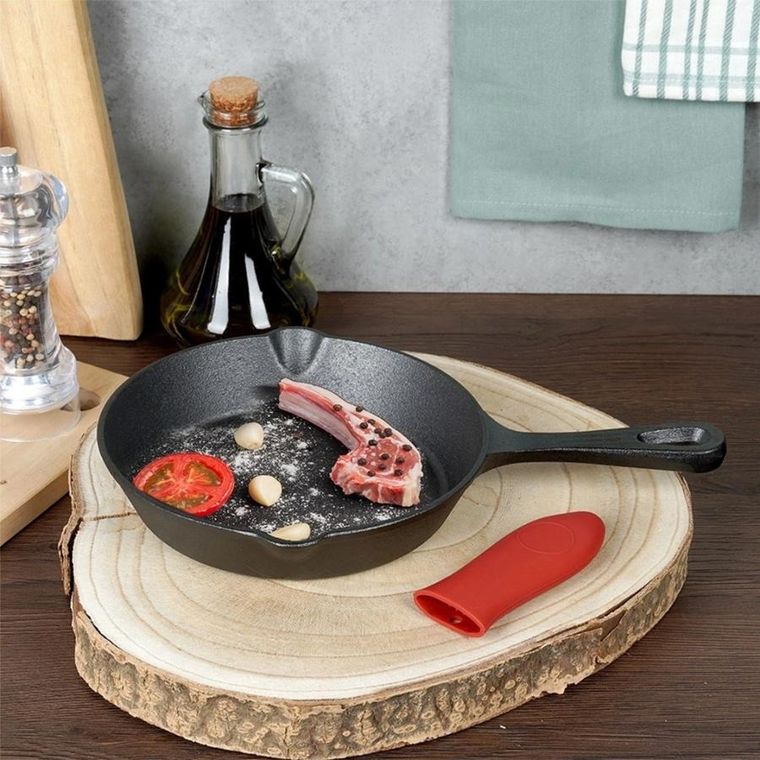 Vilde, Cast Line, patelnia z silikonową nakładką, żeliwna, 25 cm