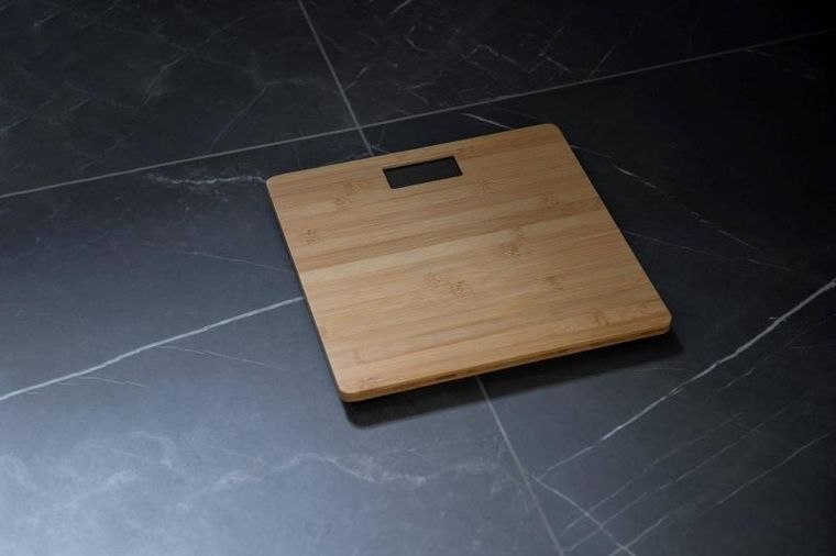 Wenko, waga łazienkowa elektroniczna, bambusowa, 30-30 cm
