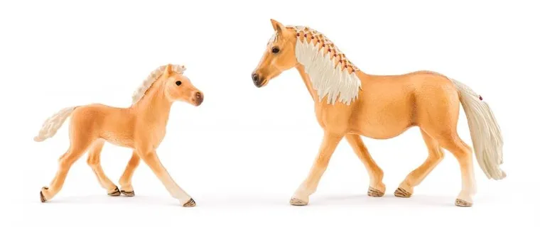 Woodyland, stajnia z końmi, zestaw figurek, 3 elementy