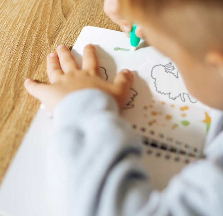 Wróżki. Malowanka wodna z markerem