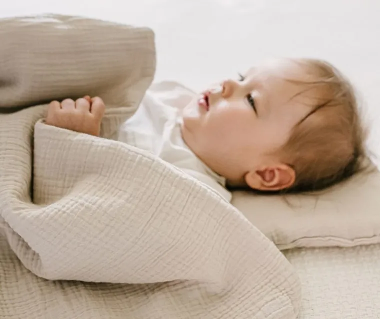 Yoonco, muślinowy zestaw: poduszka i kołderka, krem