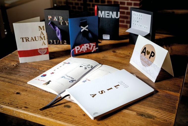 Z-Design, naklejki złote cyfry (30pt/7,5mm)