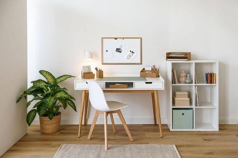 Zeller, biała tablica magnetyczna z pisakiem, 40-60 cm