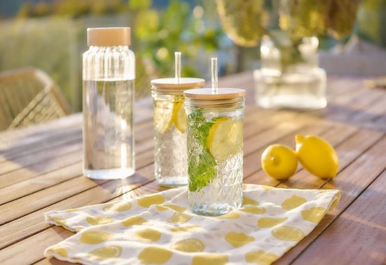 Zeller, butelka z bambusowym szczelnym wieczkiem, 1000 ml