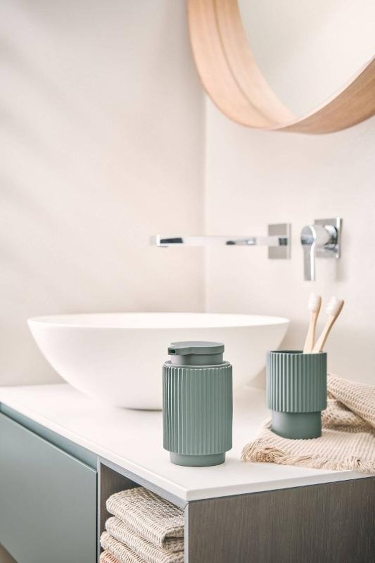 Zeller, Stripes, prążkowany kubek z poliresinu, średnica 8 cm