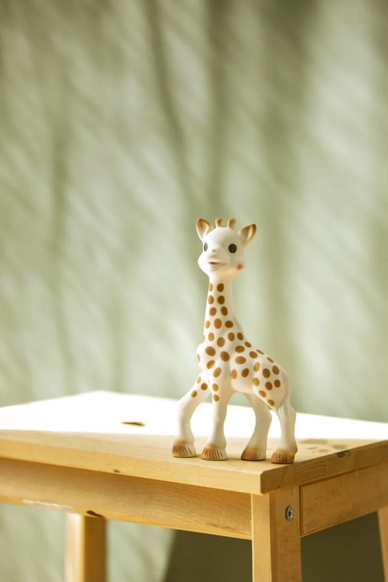 Żyrafa Sophie, zestaw Sophie z grzechotką i gryzakami, w bawełnianej torbie