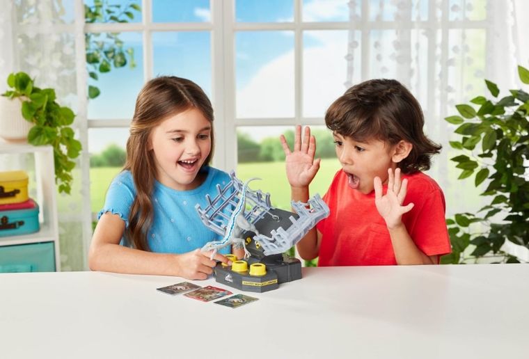 Jurassic World, Cage Breaker, gra familijna