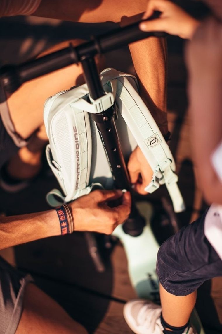 Scoot & Ride, plecak na hulajnogę, 8l, Kiwi