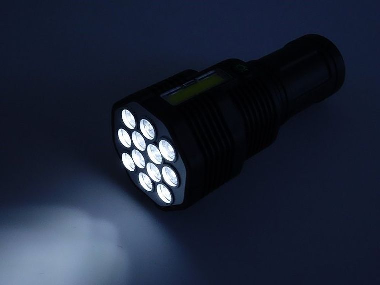 Adar, latarka z ładowarką, 7-7-16,5 cm