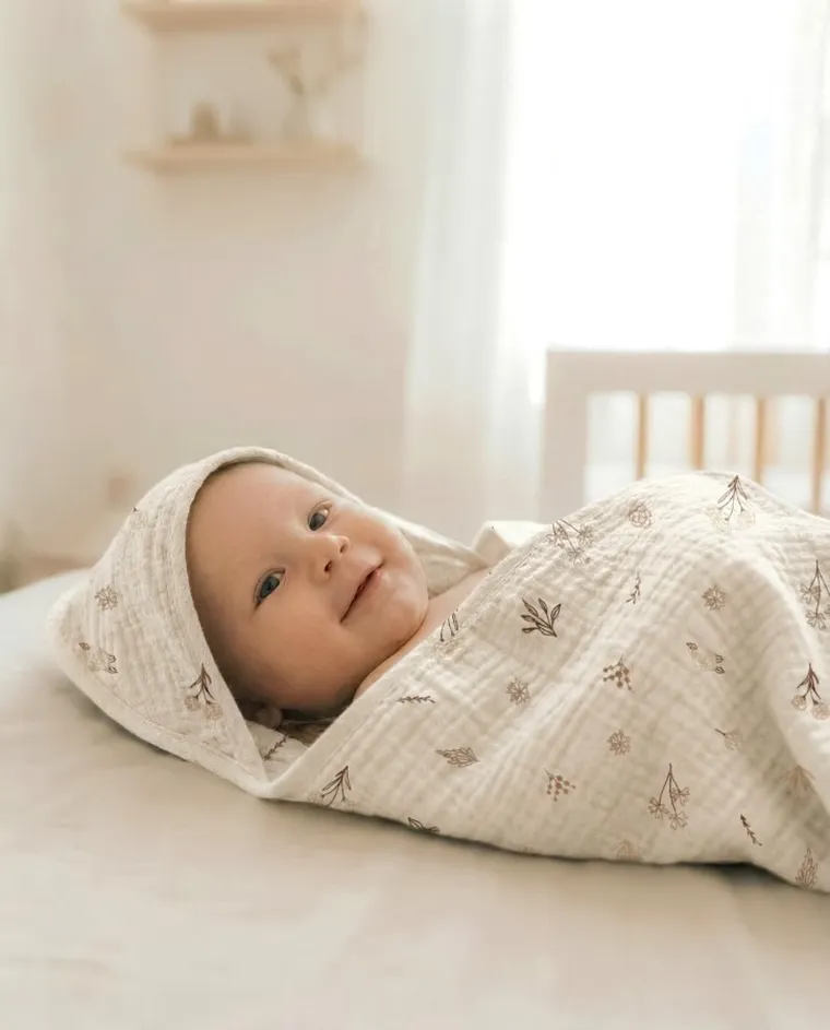 Albero Mio, Wild Flowers, muślinowe okrycie kąpielowe, 80-80 cm
