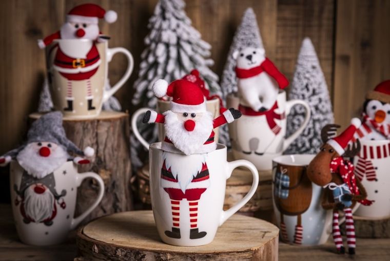 Altom Design, zimowy kubek baryłka nbc, 340 ml, z maskotką, Mikołaj, w opasce