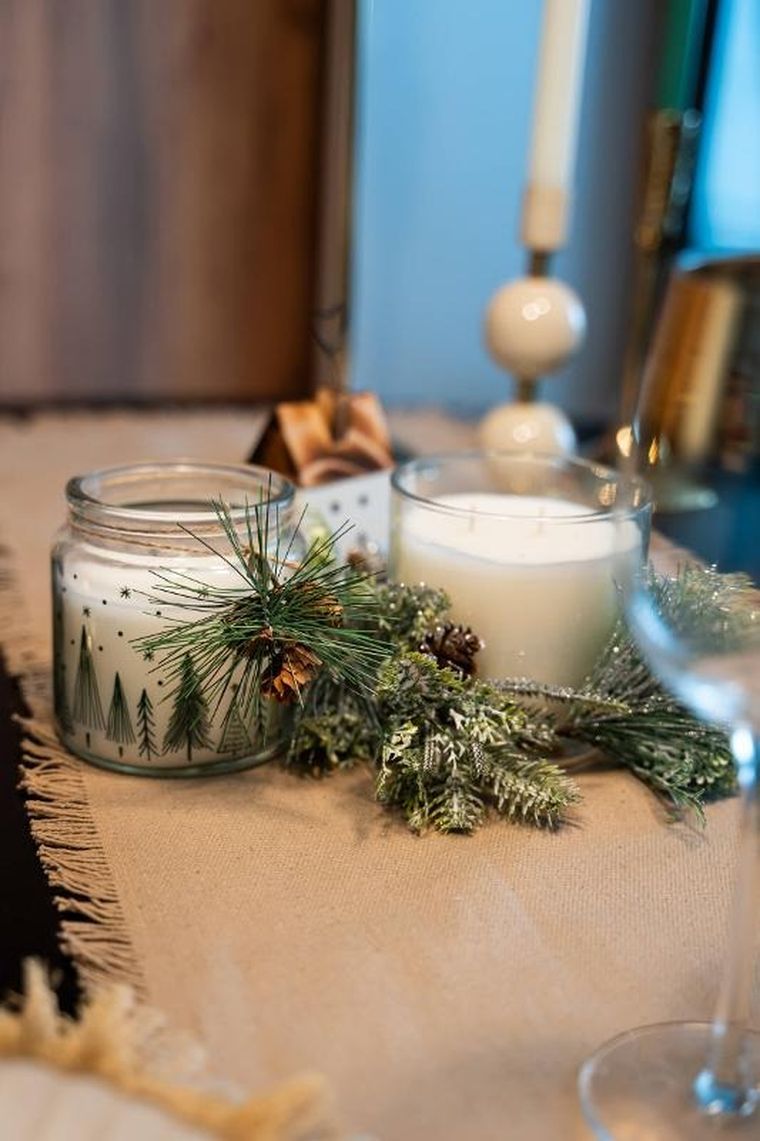 Atmosphera, świąteczna świeca ze stroikiem, 315 g