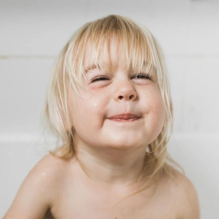 Attitude, Super Leaves Kids, żel 2w1 do mycia ciała i włosów, wanilia i gruszka, 240 ml