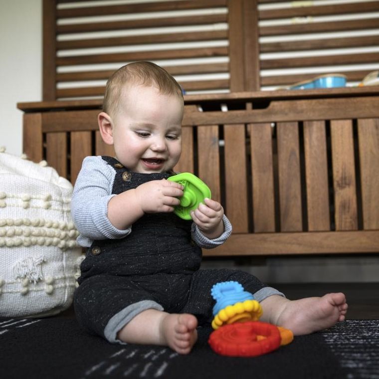 Baby Einstein, gryzaki do układania, sensoryczna wieża, układanka dla niemowląt