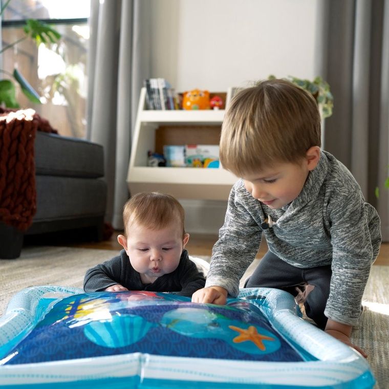 Baby Einstein, mata wodna sensoryczna do leżenia na brzuszku z ośmiornicą