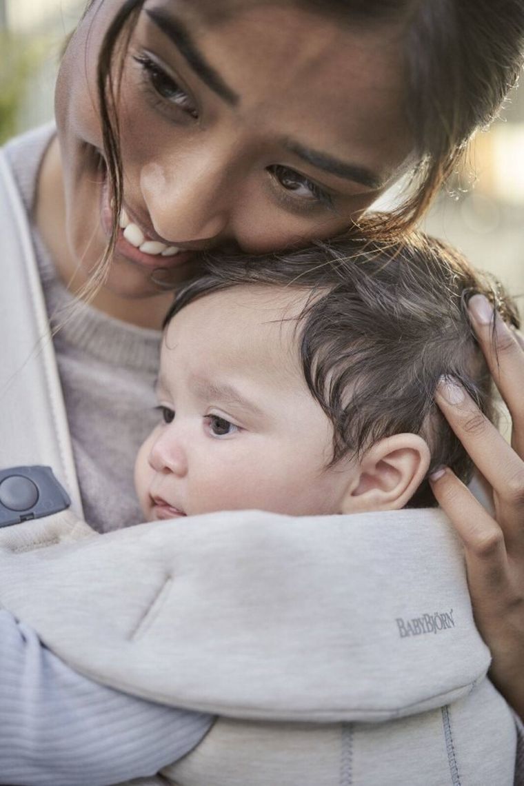 BabyBjörn Mini 3D Jersey, nosidełko, jasny beż