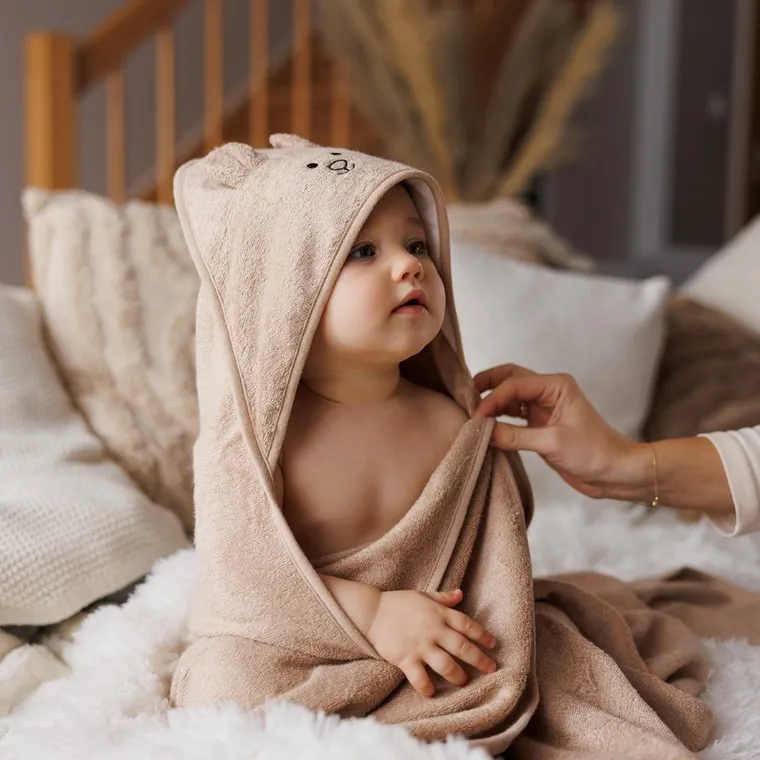 BabyOno, okrycie kąpielowe bambusowe z kapturkiem, ciemny beż, 100-100 cm