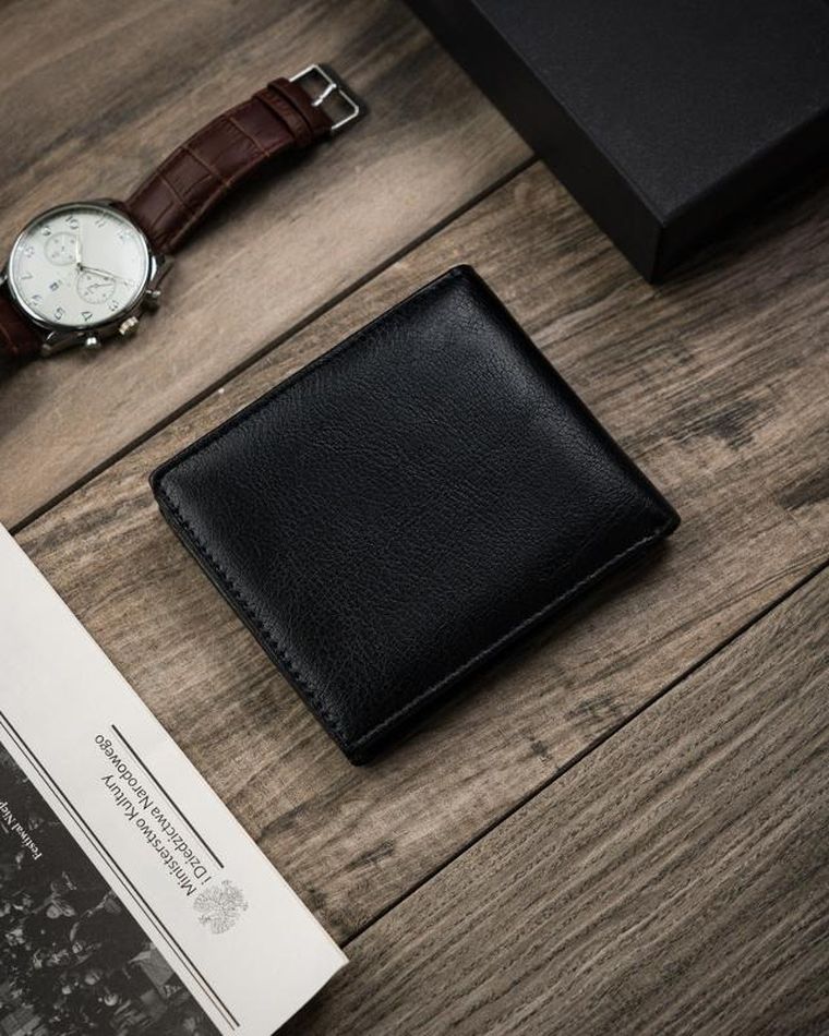 Banknotówka męska z zakładkami na karty, Cavaldi