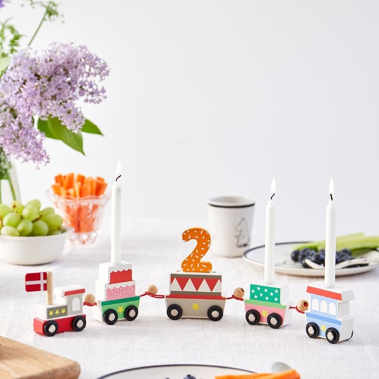 Barbo Toys, drewniany pociąg urodzinowy, 18 elementów