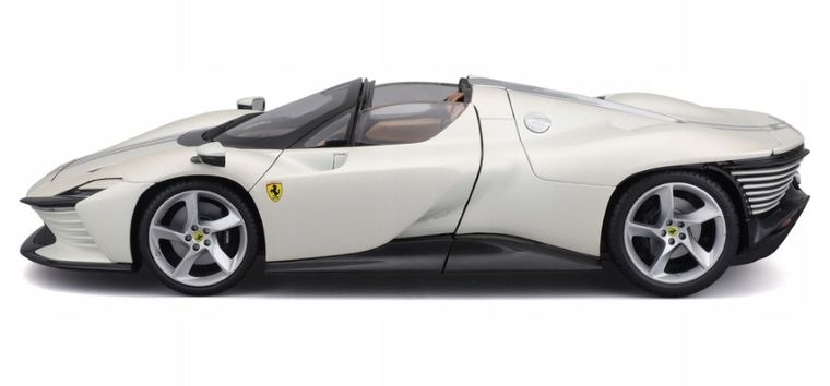 Bburago, Ferrari Daytona SP3, pojazd, white, 1:18