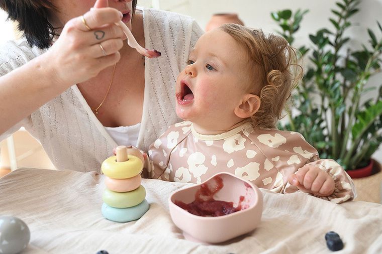 Beaba, silikonowa miseczka z przyssawką, Cotton Candy