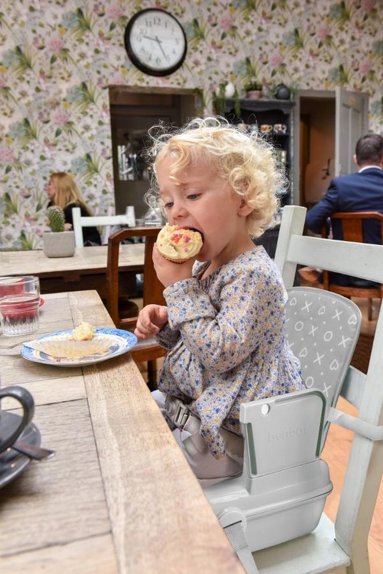 Benbat, Yummigo Plus, walizka z krzesełkiem 3w1, szara