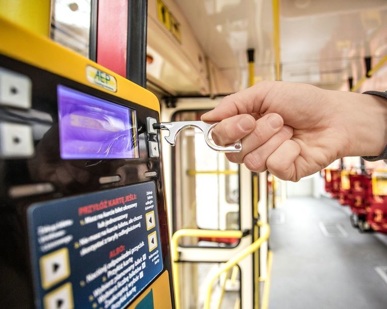 Bezdotykowy dotykacz, srebrny