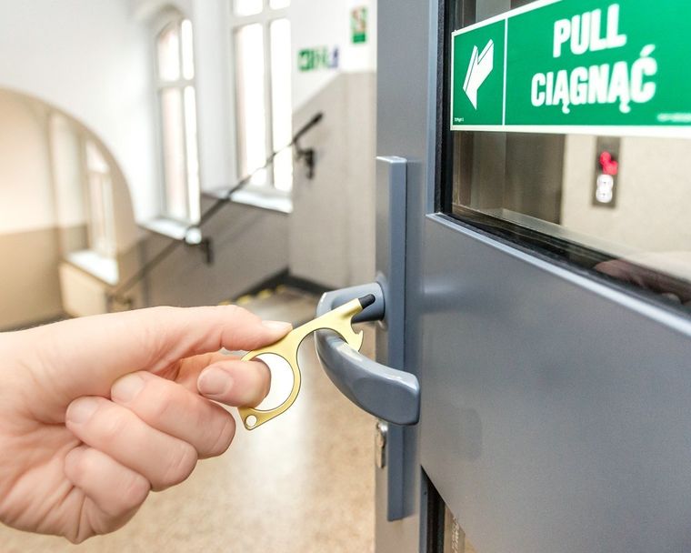 Bezdotykowy dotykacz, złoty