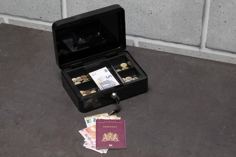 Black + Decker, kasetka metalowa na pieniądze i dokumenty, 25-8,5-18 cm